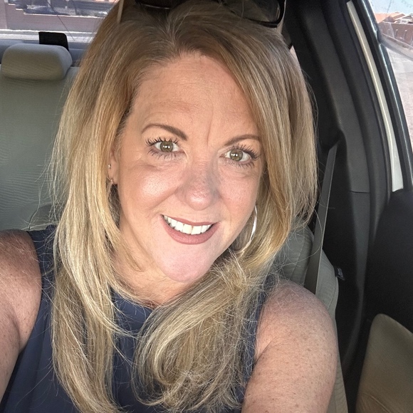 Meet your Posher, Sarah - Picture 1 of 1